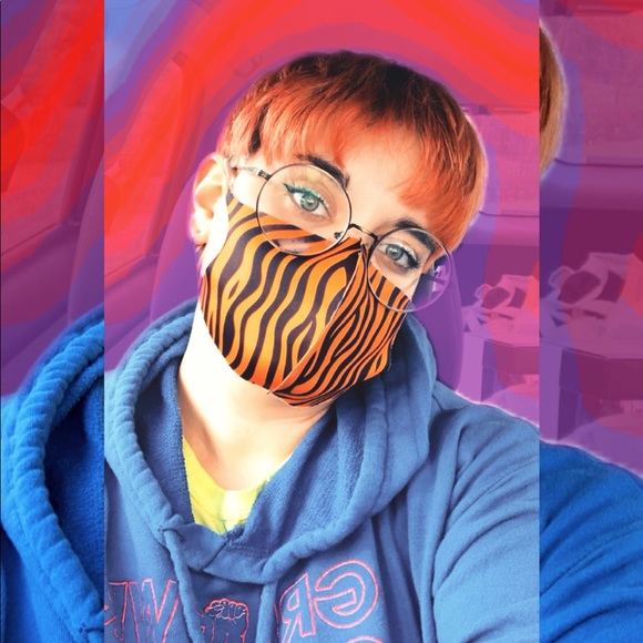 Meet your Posher, Emi - Picture 7 of 7